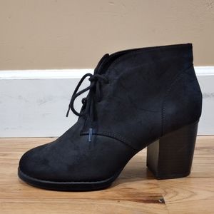 Black High Heel Shoes